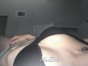 Mia_Ellis