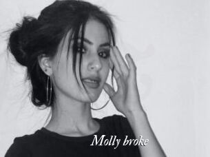 Molly_broke